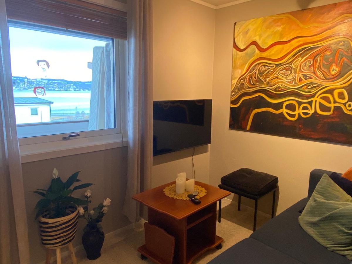 Polar Cozy Apartment - With View And Free Parking Тромсе Екстер'єр фото