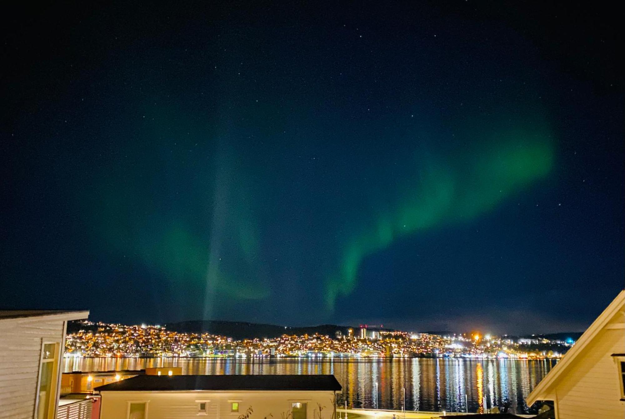 Polar Cozy Apartment - With View And Free Parking Тромсе Екстер'єр фото